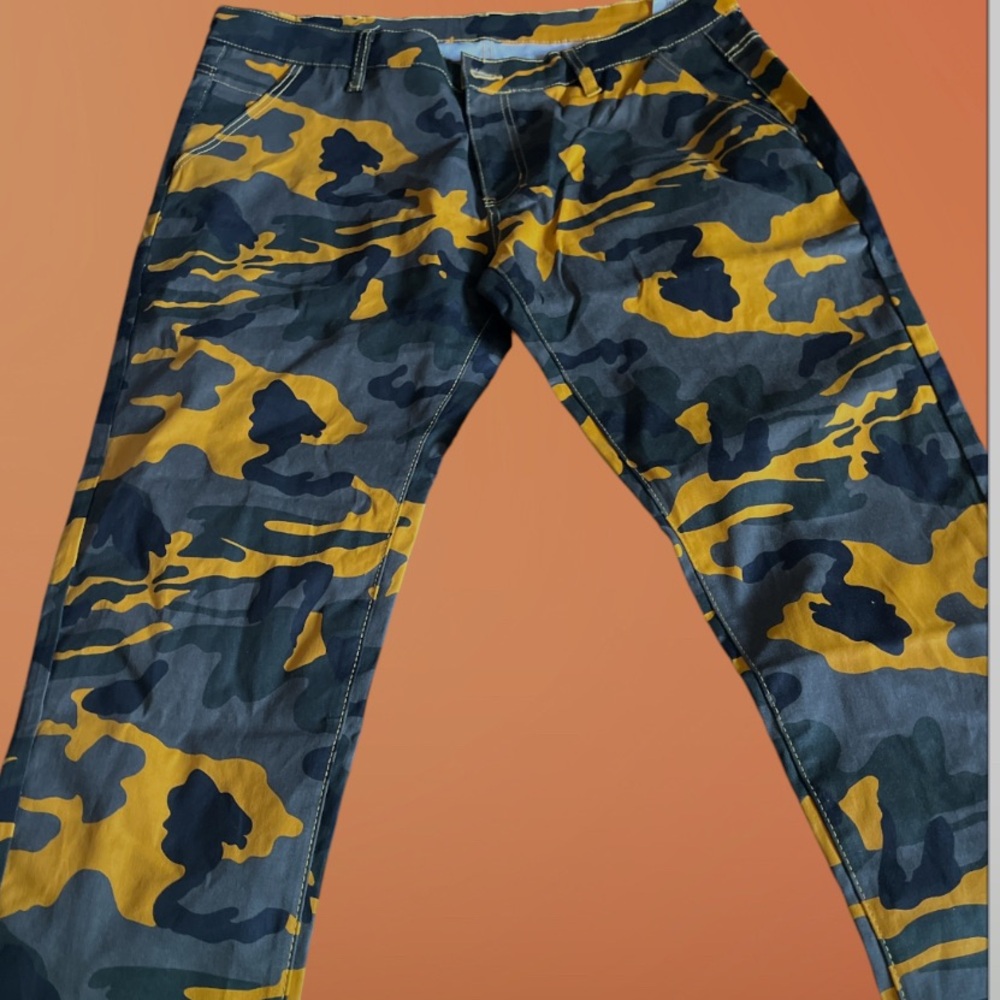 Camouflage Patterned Women's Jeans - Picture 6 of 10